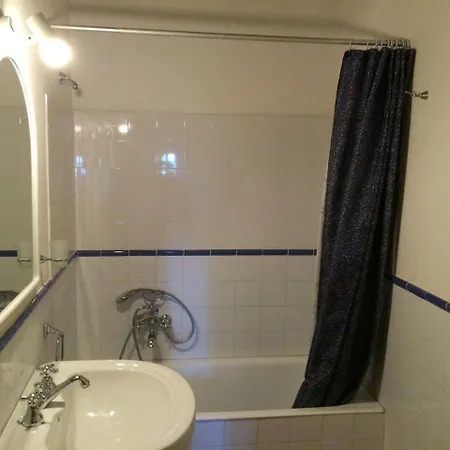 Rustic In With Swimming Pool 哥尔顿